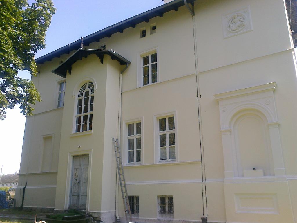 Agroturystyka "Palac W Janowie" Exterior photo